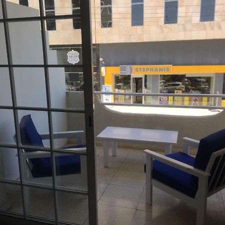 Modern Apartment In Paphos Town Centre Eksteriør billede